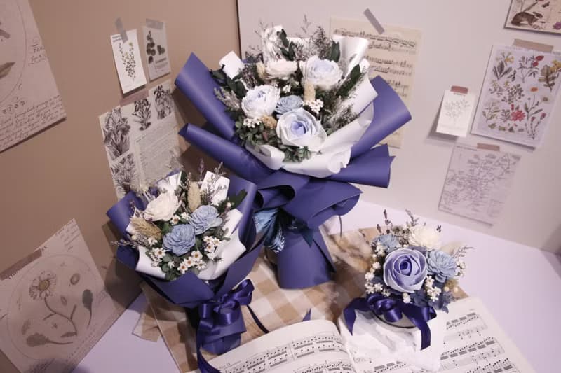 【中型索拉花束】— 紳士藍花束