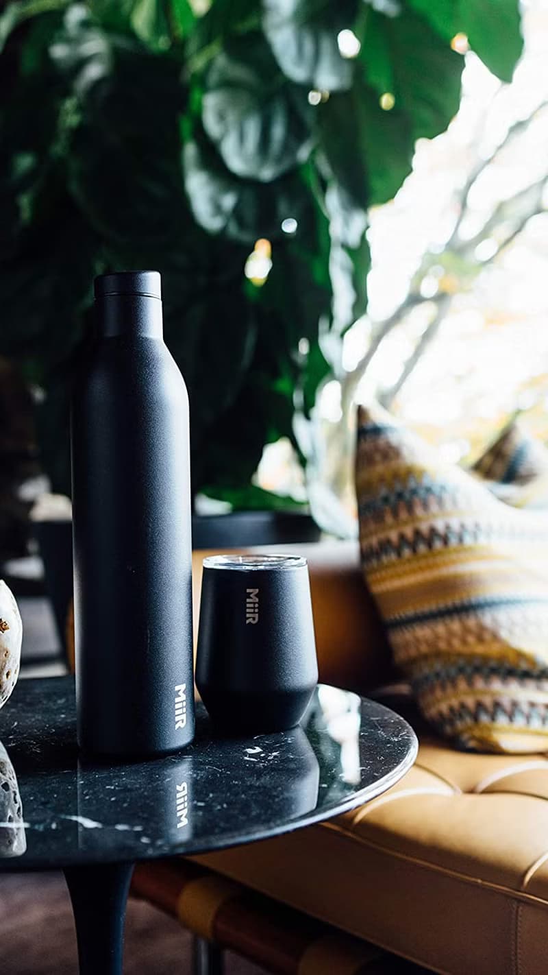 MiiR 雙層真空 保溫/保冰 酒瓶造型 保溫瓶  750ml / 25oz 經典黑