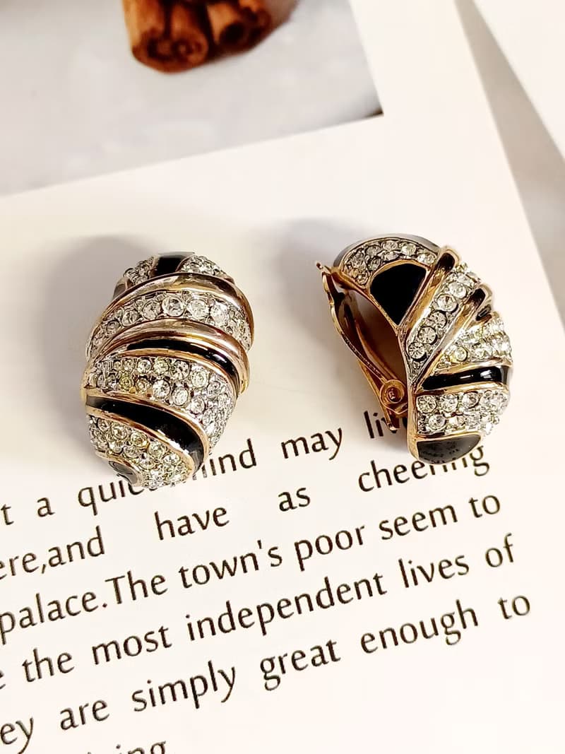 vintage jewelry  黑琺瑯滿星萊茵鑽 夾式耳環