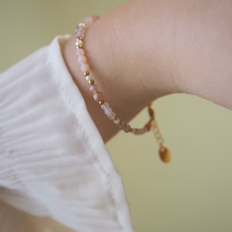 ll 粉語微光 ll 紅紋石 淡水珍珠 粉澳寶 草莓晶 手鍊 BR-00034