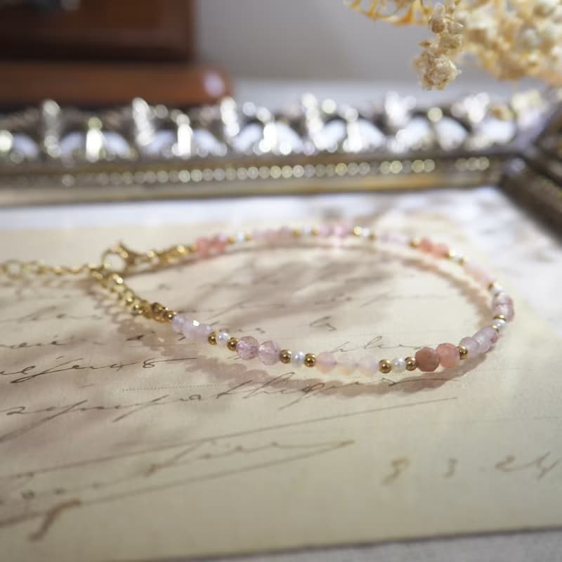 ll 粉語微光 ll 紅紋石 淡水珍珠 粉澳寶 草莓晶 手鍊 BR-00034
