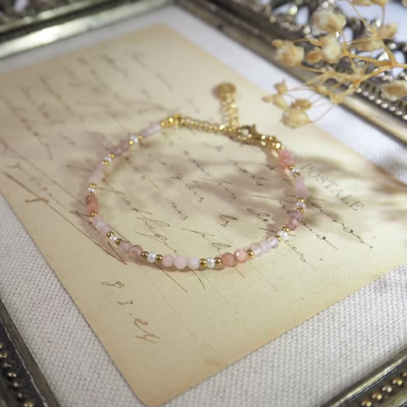 ll 粉語微光 ll 紅紋石 淡水珍珠 粉澳寶 草莓晶 手鍊 BR-00034