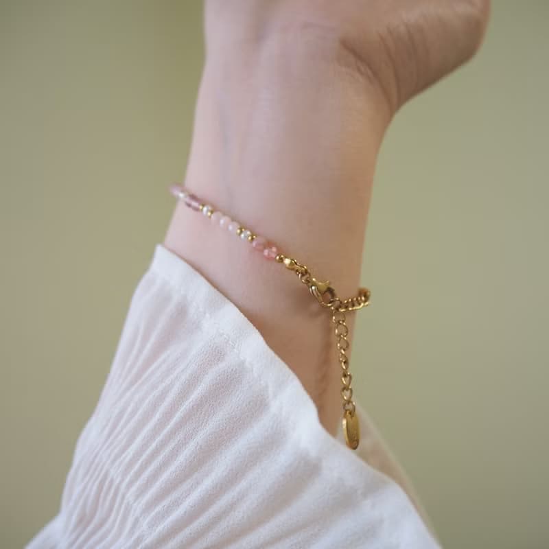 ll 粉語微光 ll 紅紋石 淡水珍珠 粉澳寶 草莓晶 手鍊 BR-00034