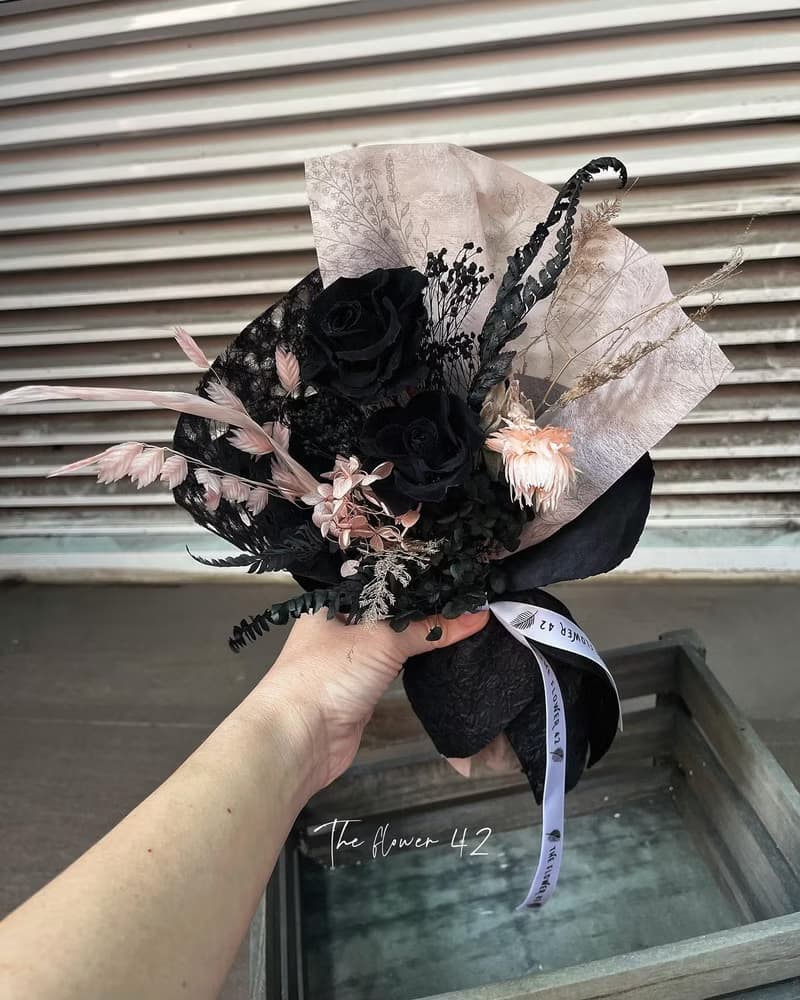 /The flower 42黑粉永生花束小