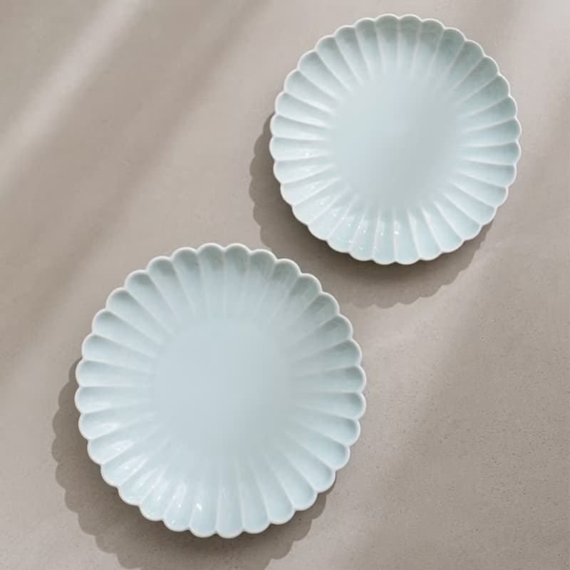 青白瓷菊皿 (21cm) /洸琳窯