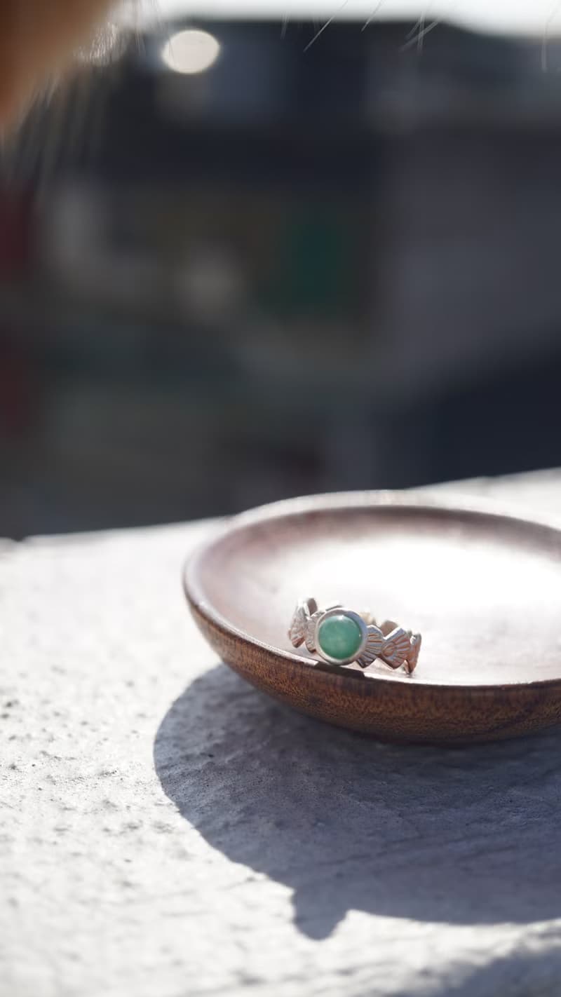 【清明/松柏長青】s925手工敲紋松柏圖騰鑲東菱玉開口戒(可訂製)