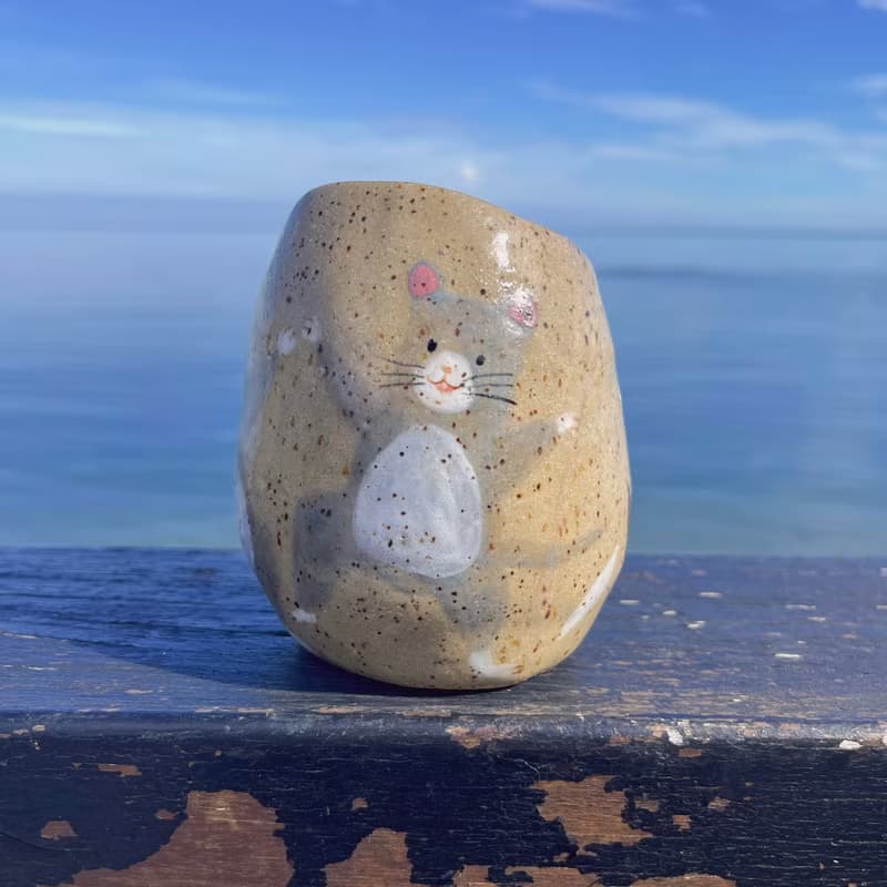 A Lu 萌鼠跳舞陶花瓶/禮物/手作手繪 採美國進口陶土 僅此一件