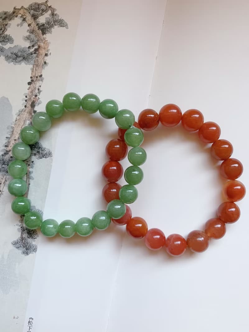 已售供欣賞 // 心懷錦繡與山色。天然和田玉手鏈+南紅手鏈