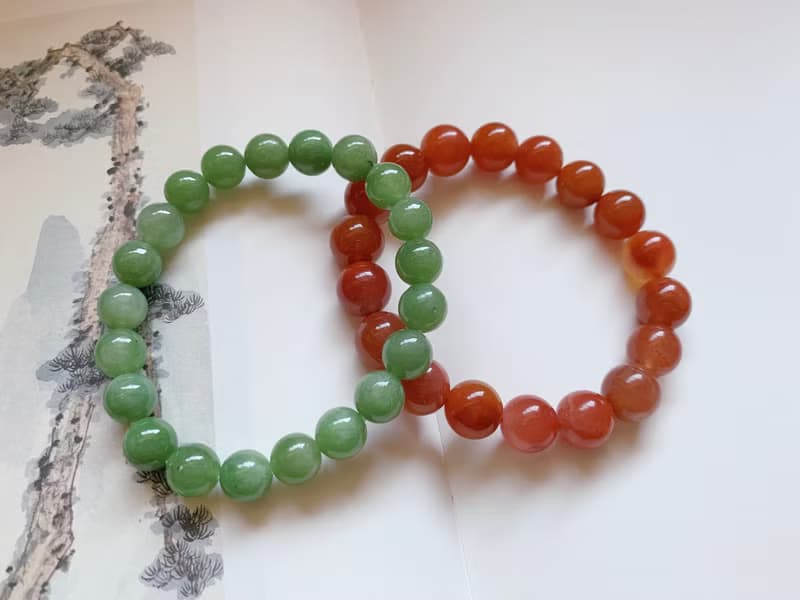 已售供欣賞 // 心懷錦繡與山色。天然和田玉手鏈+南紅手鏈