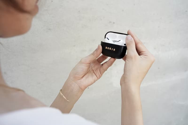 AirPods Pro/Pro2/3代 真皮保護殼 【可立體金屬字名字】