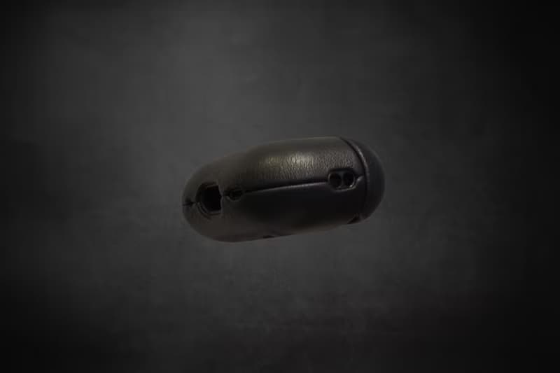 AirPods Pro/Pro2/3代 真皮保護殼 【可立體金屬字名字】