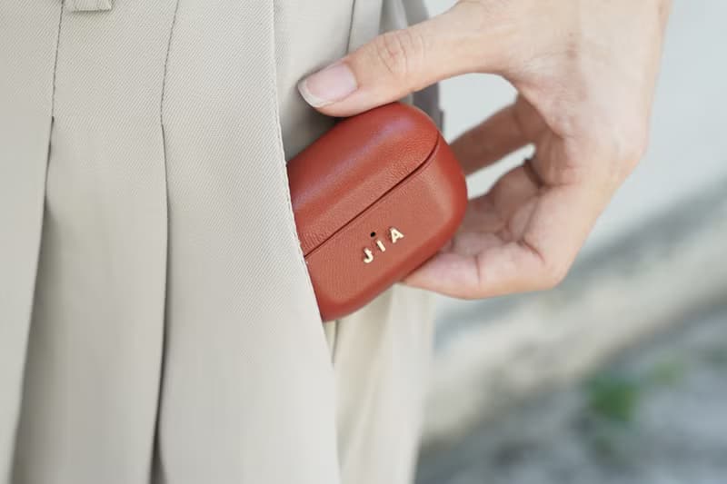 AirPods Pro/Pro2/3代 真皮保護殼 【可立體金屬字名字】