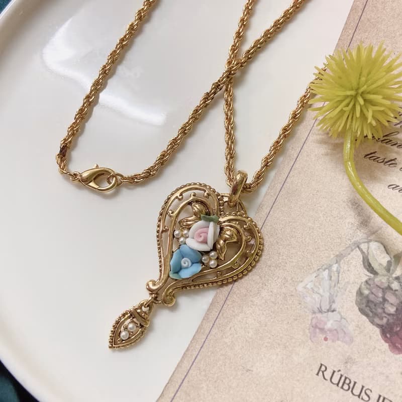 【西洋古董飾品】1928 維多利亞式 垂墜晃動 愛心雕花藤蔓 項鍊