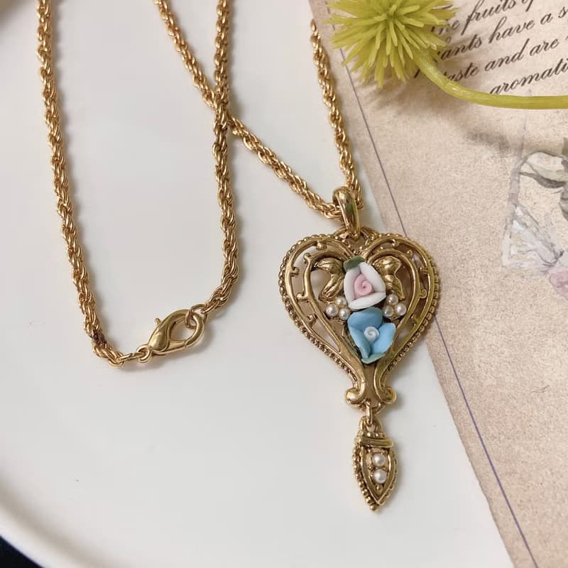 【西洋古董飾品】1928 維多利亞式 垂墜晃動 愛心雕花藤蔓 項鍊