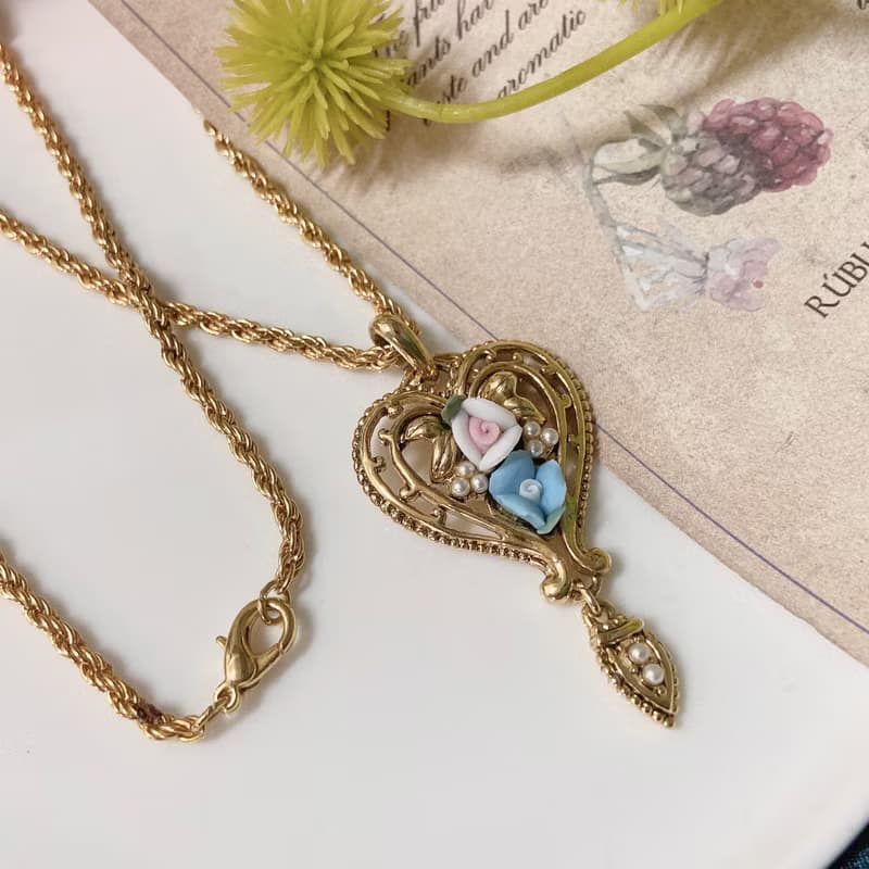 【西洋古董飾品】1928 維多利亞式 垂墜晃動 愛心雕花藤蔓 項鍊