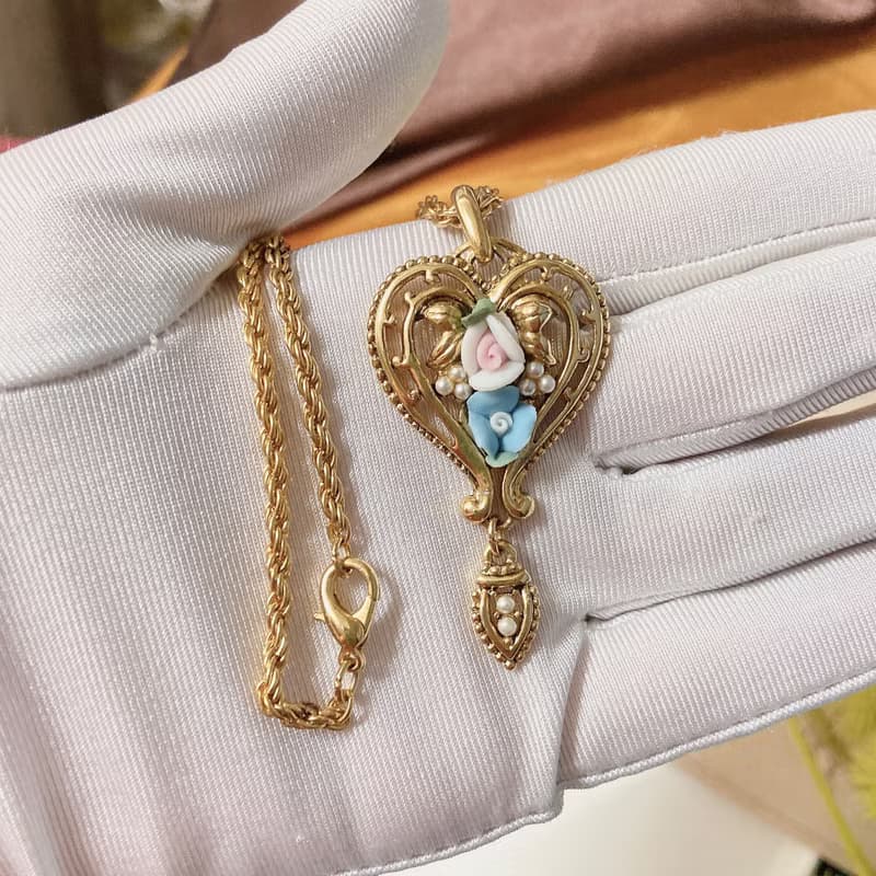 【西洋古董飾品】1928 維多利亞式 垂墜晃動 愛心雕花藤蔓 項鍊