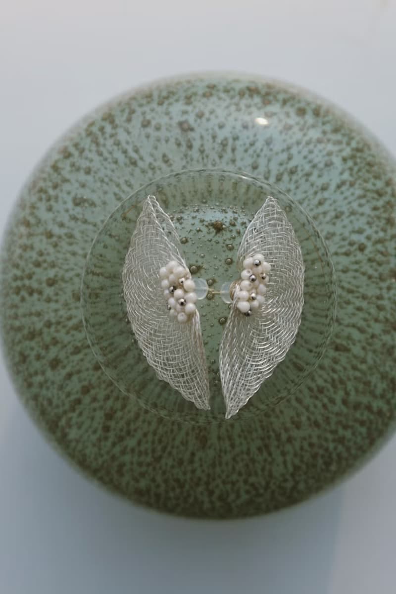 銀羽展翅耳環/可夾式 樹脂 耳夾 夾式耳環 花 925銀 婚禮飾品