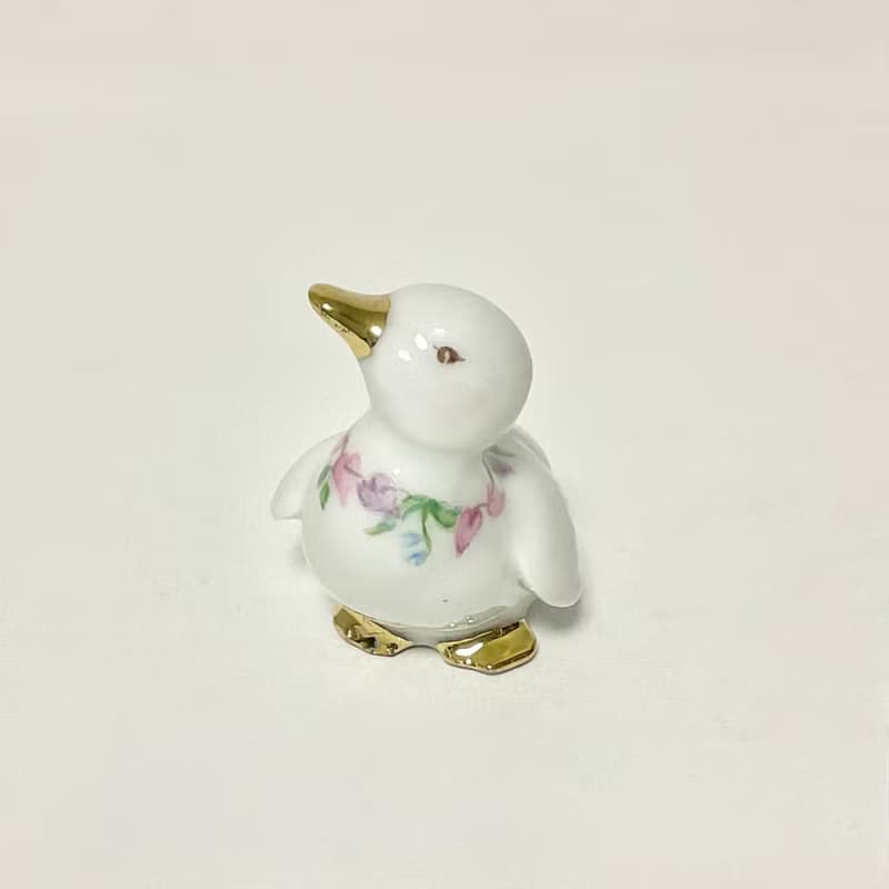 小さなアヒルのフィギュリン