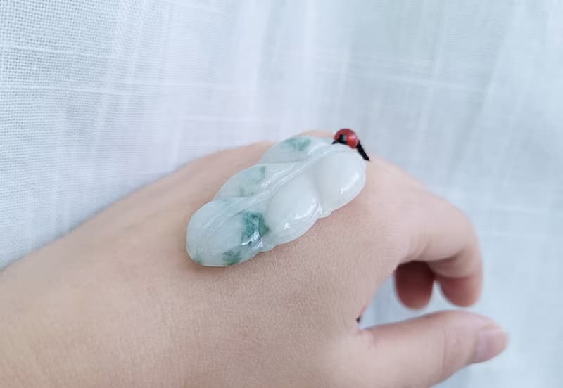 【親翠】天然翡翠 冰牛奶底飄花事業有成極美葉子項鍊 | 不敗題材