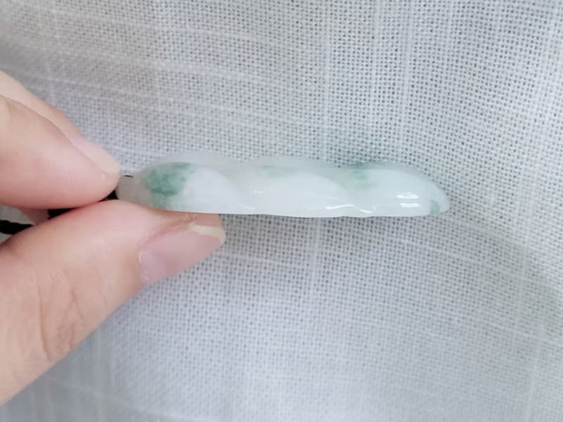 【親翠】天然翡翠 冰牛奶底飄花事業有成極美葉子項鍊 | 不敗題材