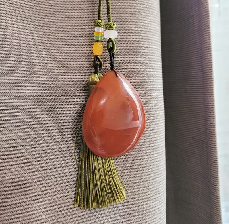 【親翠】天然南紅原石療癒藝術  汽車掛繩 / 鑰匙圈