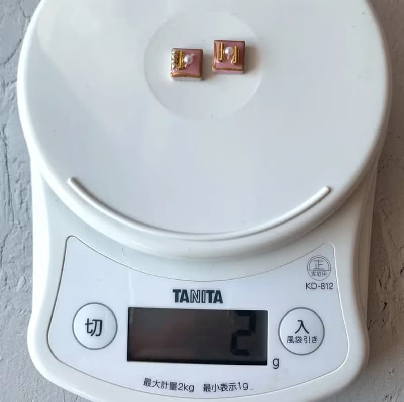 淡い ピンク 美濃焼 タイル 金継ぎ ライン ピアス イヤリング ノンホールピアス スクエア 小ぶり 小さい シンプル 四角 華やか 上品