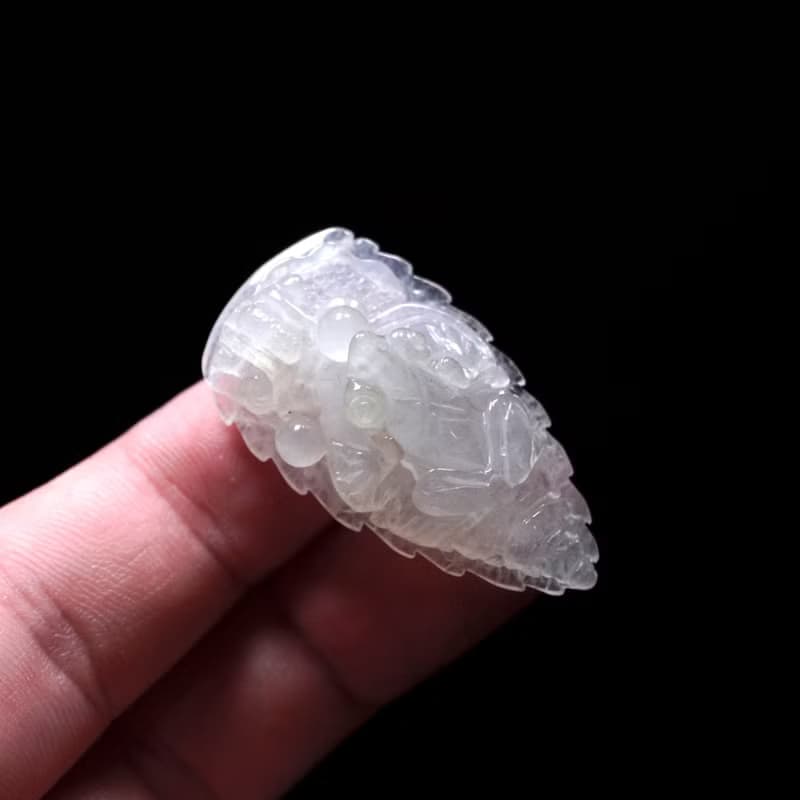 冰種翡翠巧雕呱呱來財一葉致富 | 天然緬甸玉翡翠A貨 | 送禮