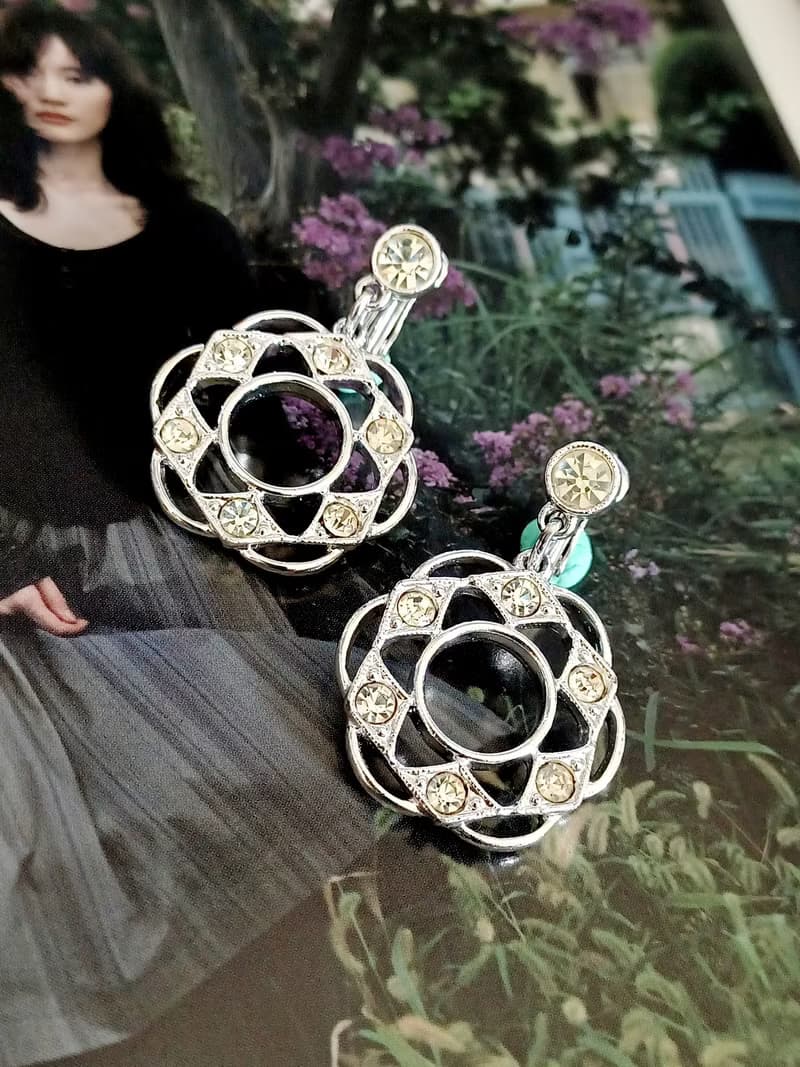 vintage jewelry SARAH COV 亮銀幾何萊茵花卉 夾式耳環