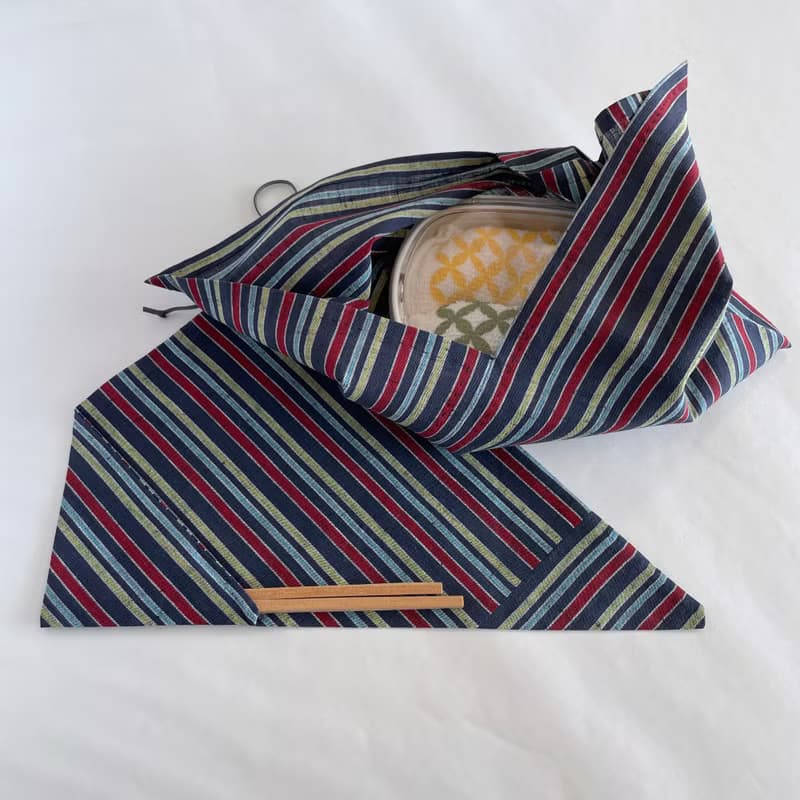 【１点もの】お弁当袋セット あずま袋と箸袋 木綿 着物地 紺に赤・黄・水色の縞