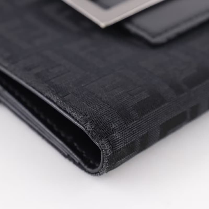 【日本直送】フェンディ FENDI ズッキーノ 二つ折り財布 FFプレート ナイロンキャンバス × レザー 黒 レディース【中古】