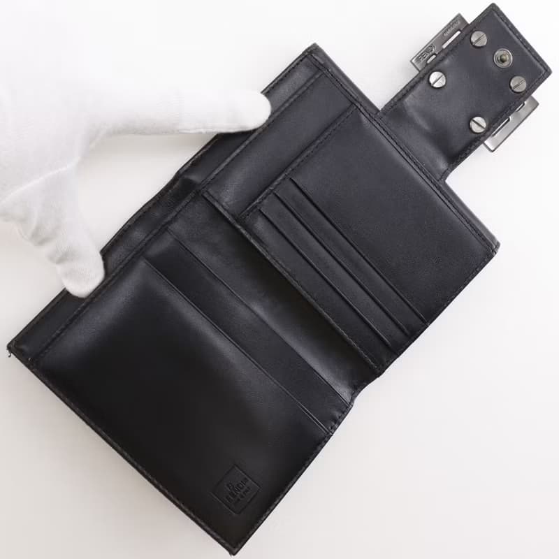 【日本直送】フェンディ FENDI ズッキーノ 二つ折り財布 FFプレート ナイロンキャンバス × レザー 黒 レディース【中古】