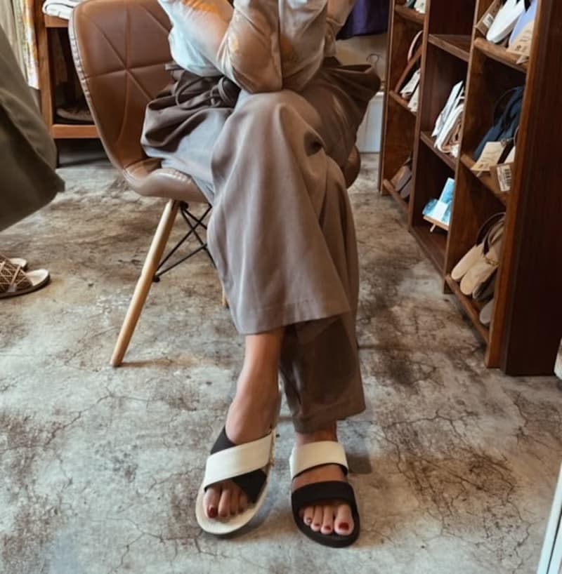 indosole CRSVII 環保拖鞋 黑白撞色 女