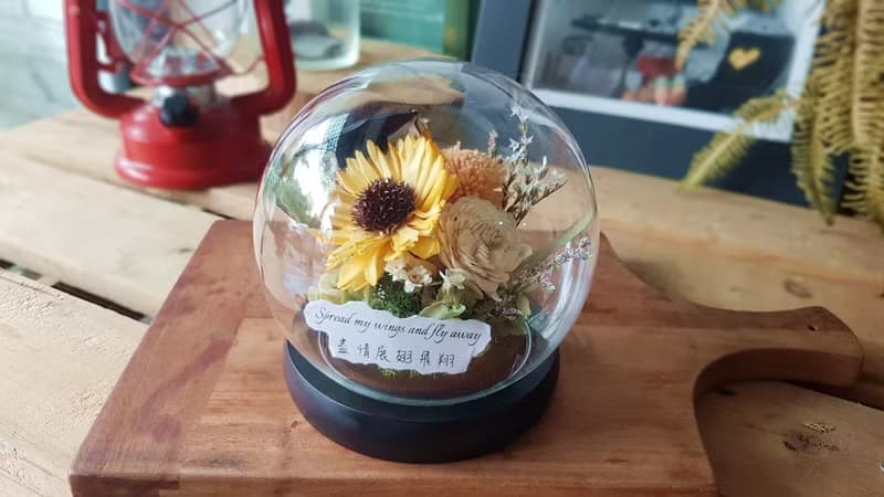 海藏設計| 限量。畢業花禮向日葵。玻璃球燈罩 /夜燈/畢業花束/