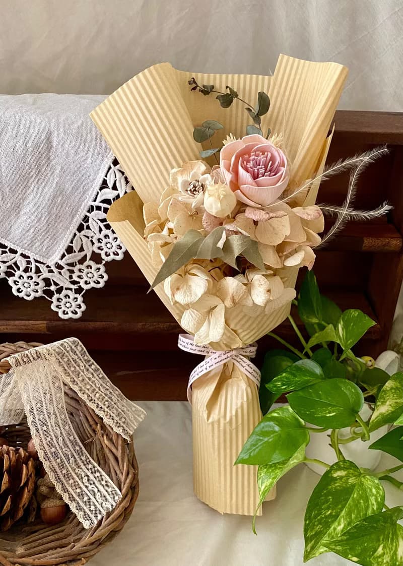 Masako 奶油色調 繡球花 玫瑰 乾燥花 索拉花 小花束