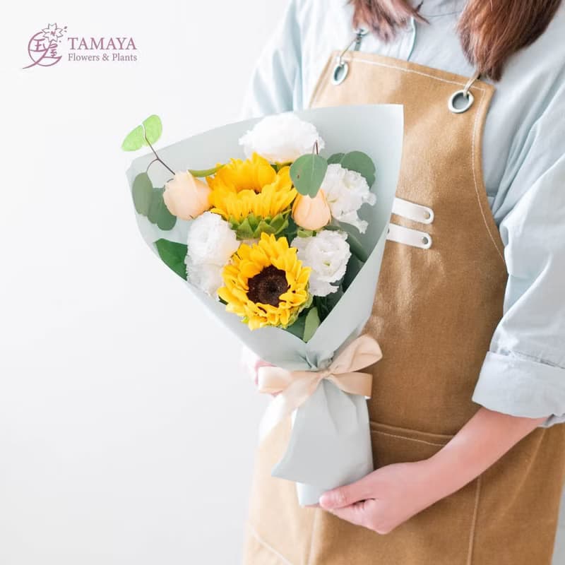 金黃向陽湖綠花束