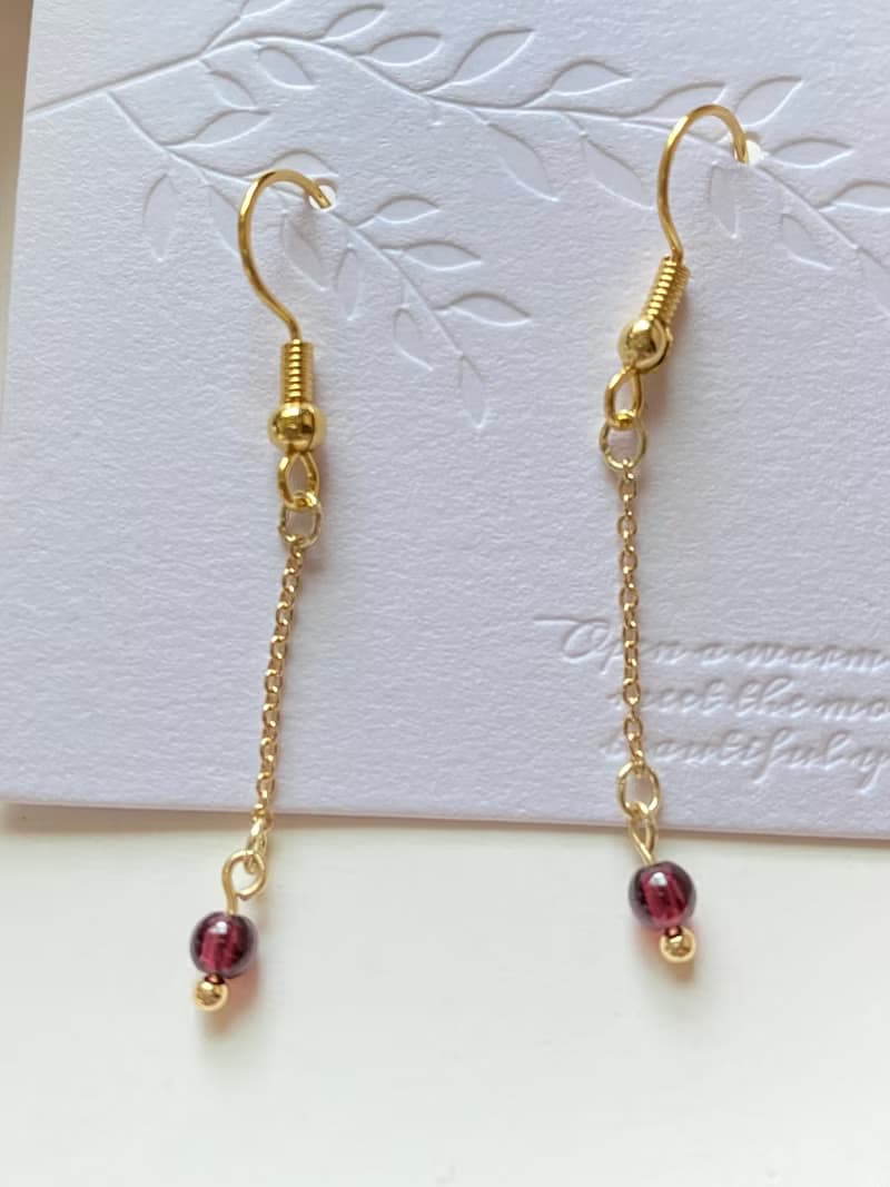 【Kimiko手作飾品】一月誕生石系列 紫牙烏紅石榴細鍊耳環