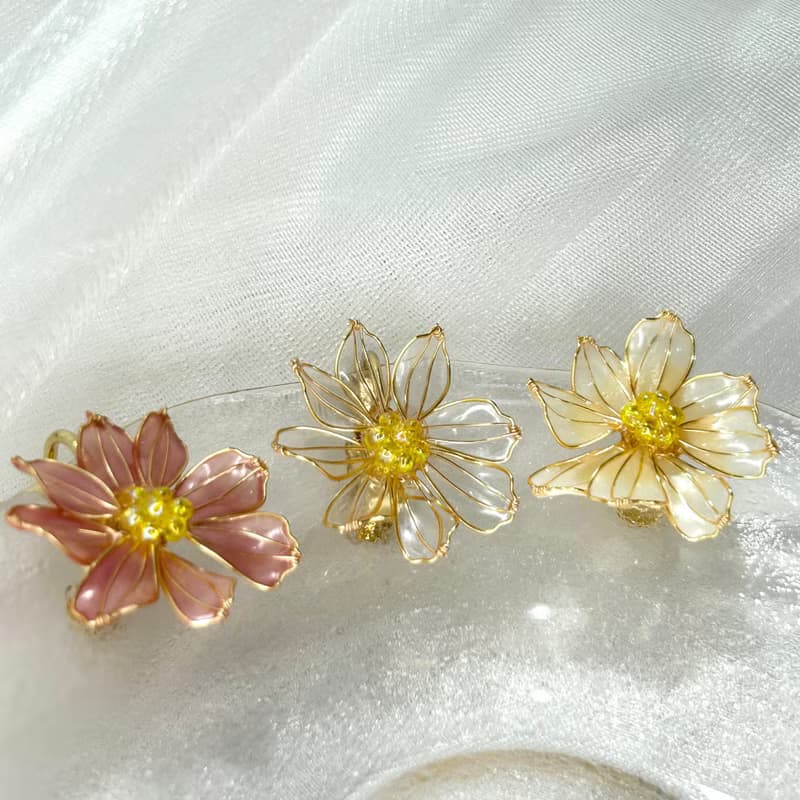 【透明波斯菊x蛋白石 - 水晶花耳環】十月生日花 生日石 花言日和