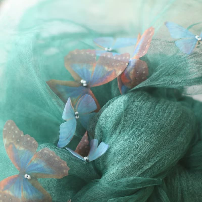 蝴蝶紗片+深淺色皺褶桑蠶絲薄紗雙層圍巾 寶石綠 Scarf