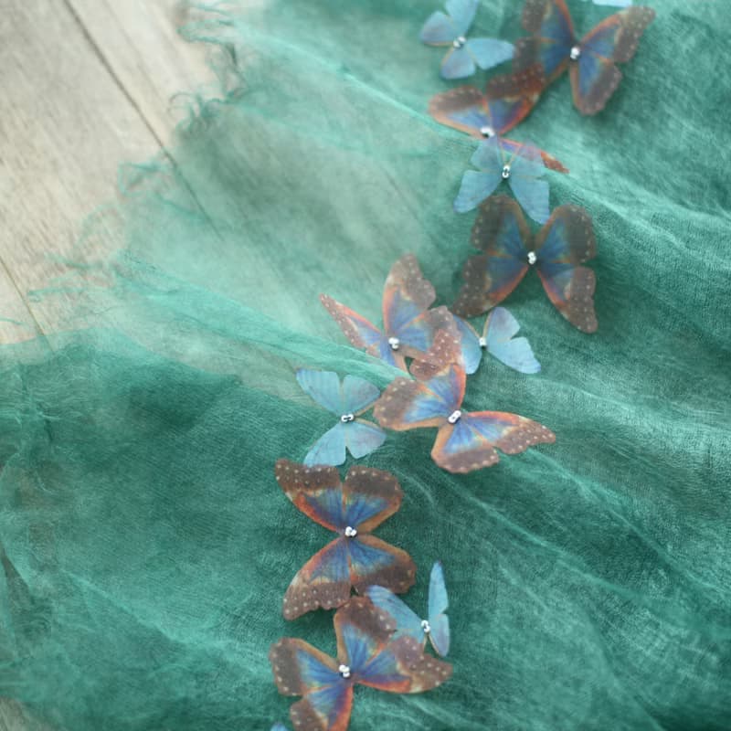 蝴蝶紗片+深淺色皺褶桑蠶絲薄紗雙層圍巾 寶石綠 Scarf