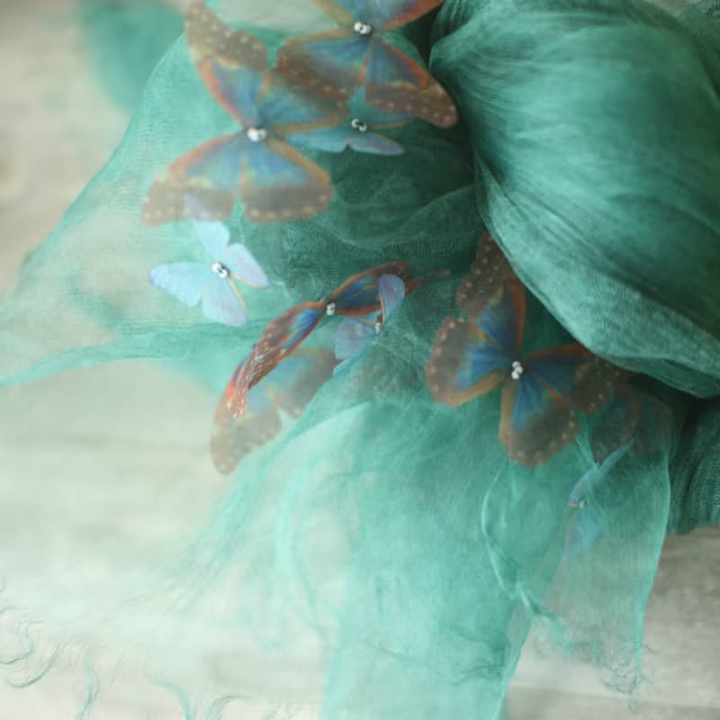 蝴蝶紗片+深淺色皺褶桑蠶絲薄紗雙層圍巾 寶石綠 Scarf