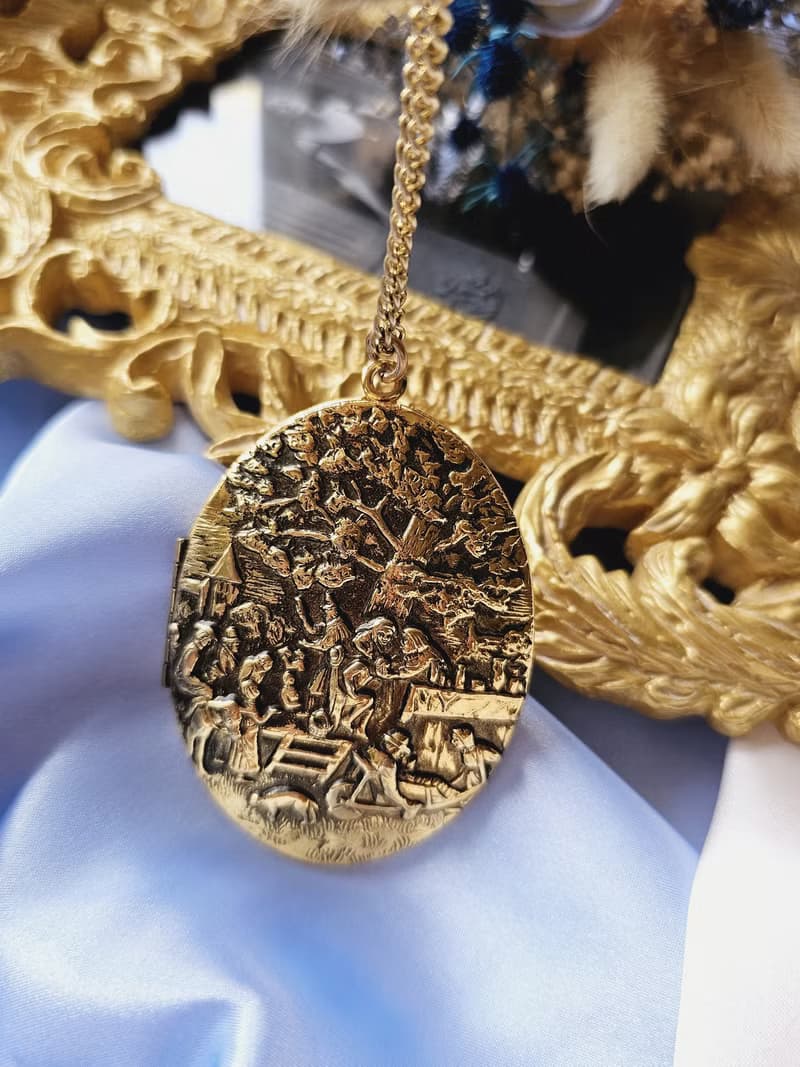 英國早期人物生活金色浮雕LOCKET項鍊/vintage西洋古董飾品