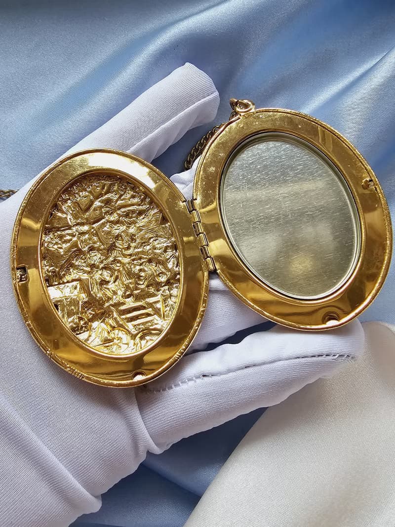 英國早期人物生活金色浮雕LOCKET項鍊/vintage西洋古董飾品