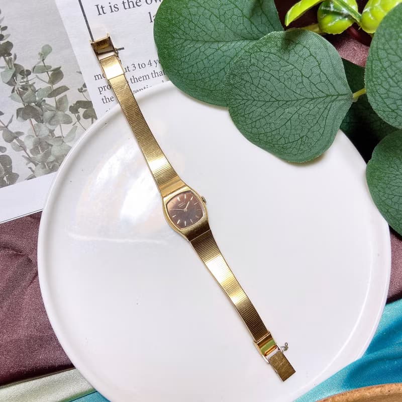 【西洋古董飾品】精美款 精工錶SEIKO 新電池石英咖啡古董手錶 女
