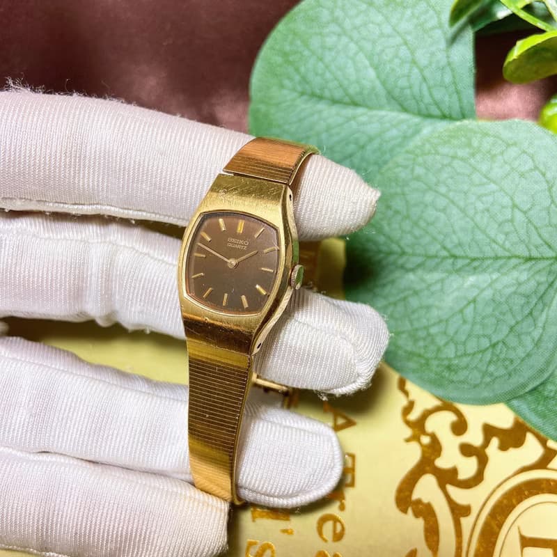 【西洋古董飾品】精美款 精工錶SEIKO 新電池石英咖啡古董手錶 女