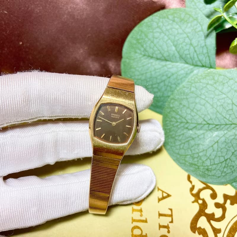 【西洋古董飾品】精美款 精工錶SEIKO 新電池石英咖啡古董手錶 女