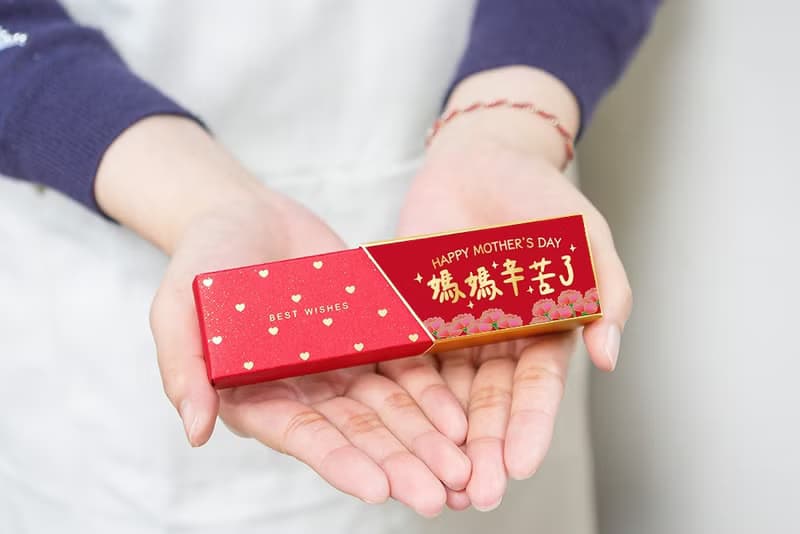 母親節禮物贈品 時尚閃金包裝 金莎3顆入 母親節快樂 媽媽辛苦了