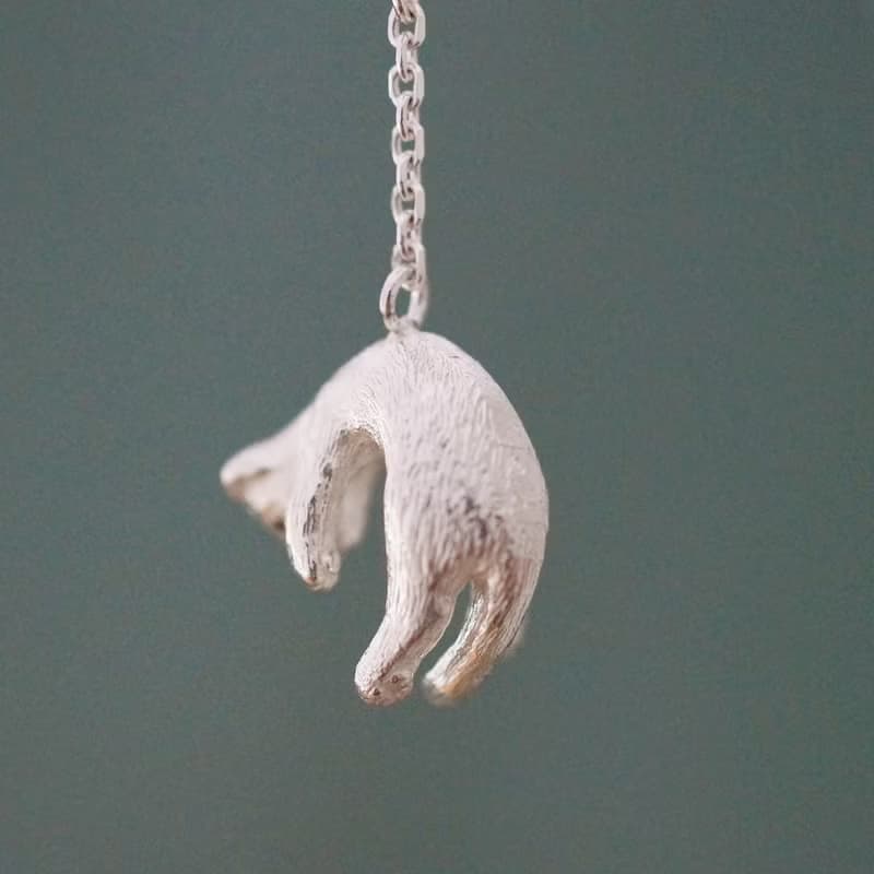 風船と旅する脱力猫ピアス 片耳