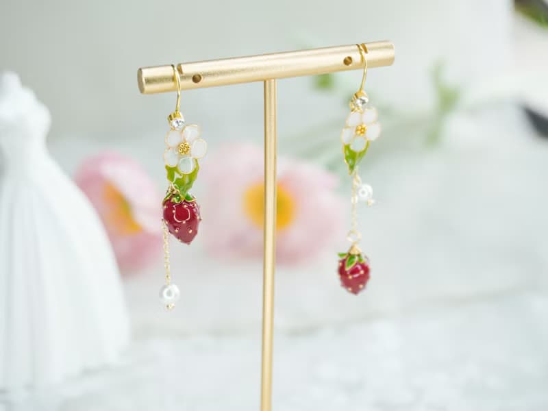 【紅色草莓耳飾】手工原創耳飾銅線樹脂 優雅 耳環/耳夾飾品