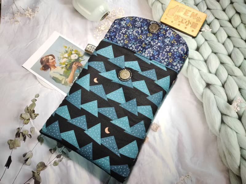 袋物系列-美國限量棉布悠深森林山丘款-7.8吋電子書保護套-收納袋