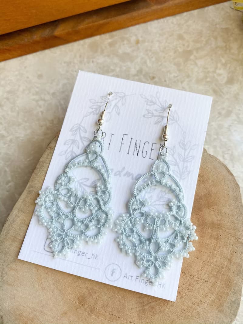 手工淺粉藍米珠耳環 Tatting earrings 耳針 耳鈎 耳環 梭織 禮物